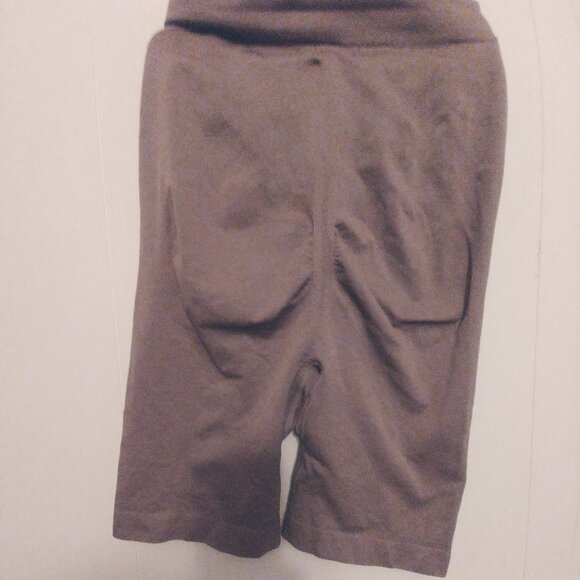 - NEW Shaping Girdle New size L never used - Picture 2 of 3